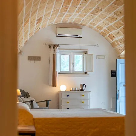 住宿加早餐酒店 Masseria La Tofala Benessere & 4*