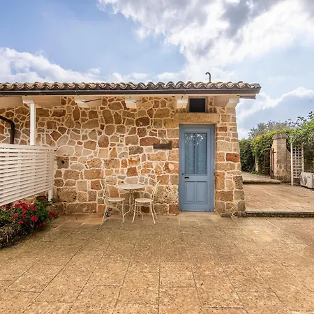 Masseria La Tofala Bed & Breakfast *